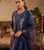 Women Ethnic Motifs Embroidered Regular Thread Work Kurta with Trousers & With Dupatta