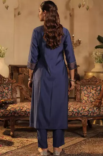 Women Ethnic Motifs Embroidered Regular Thread Work Kurta with Trousers & With Dupatta