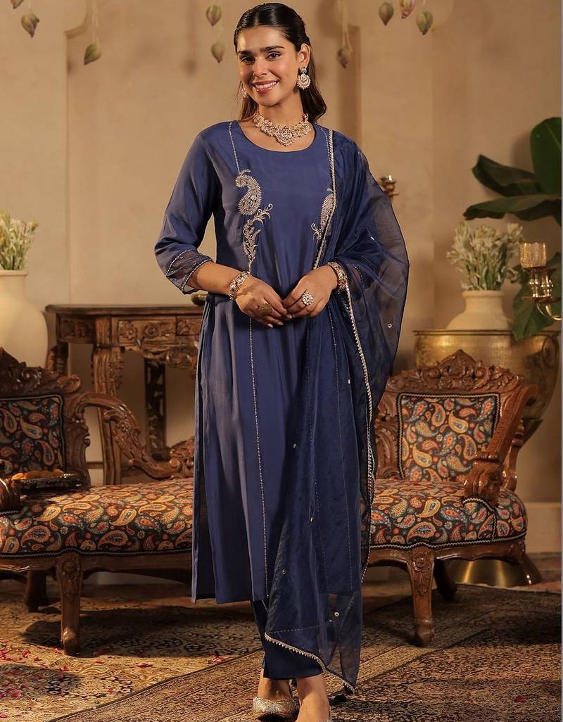 Women Ethnic Motifs Embroidered Regular Thread Work Kurta with Trousers & With Dupatta