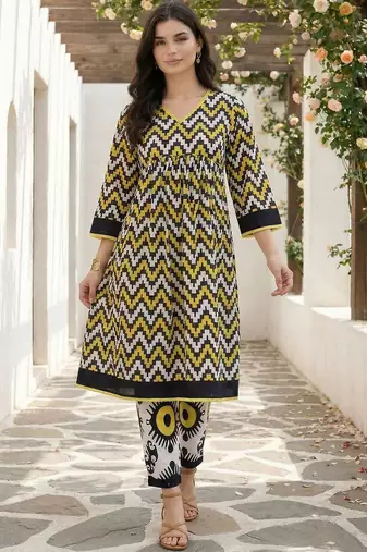 Women Printed Regular Pure Cotton Kurta with Trousers