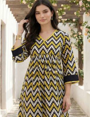 Women Printed Regular Pure Cotton Kurta with Trousers 4