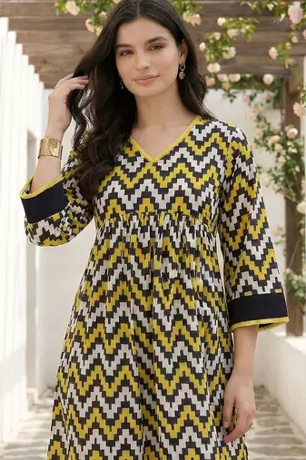 Women Printed Regular Pure Cotton Kurta with Trousers