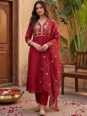 Women Ethnic Motifs Embroidered Regular Kurta with Trousers & With Dupatta 3