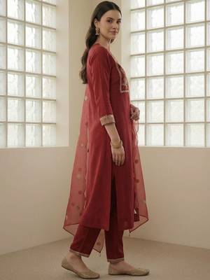 Women Ethnic Motifs Embroidered Regular Thread Work Kurta with Trousers & With Dupatta 2