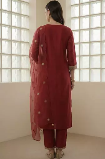 Women Ethnic Motifs Embroidered Regular Thread Work Kurta with Trousers & With Dupatta