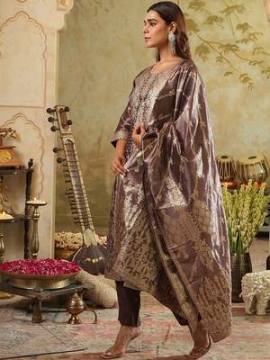 Women Ethnic Motifs Regular Kurta with Trousers & With Dupatta 3