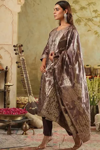 Women Ethnic Motifs Regular Kurta with Trousers & With Dupatta