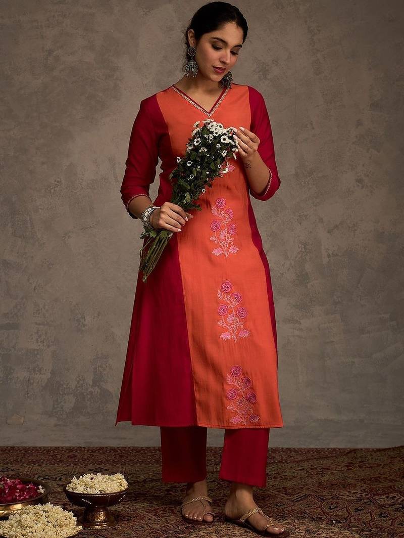Women Floral Embroidered Regular Thread Work Kurta with Trousers