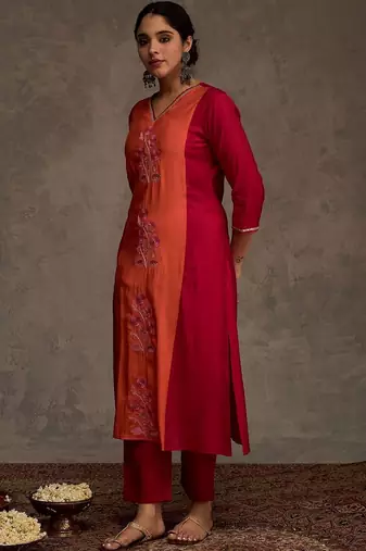 Women Floral Embroidered Regular Thread Work Kurta with Trousers