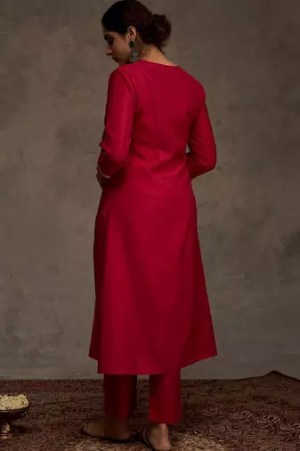 Women Floral Embroidered Regular Thread Work Kurta with Trousers