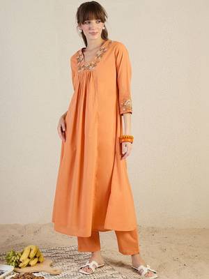 Women Ethnic Motifs Embroidered Panelled Thread Work Pure Cotton Kurta with Trousers 1