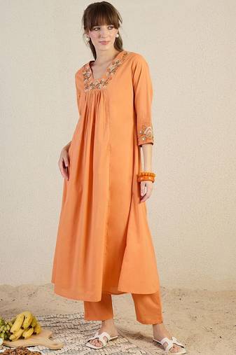 Women Ethnic Motifs Embroidered Panelled Thread Work Pure Cotton Kurta with Trousers