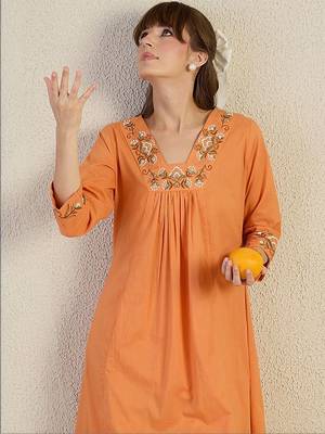 Women Ethnic Motifs Embroidered Panelled Thread Work Pure Cotton Kurta with Trousers 2