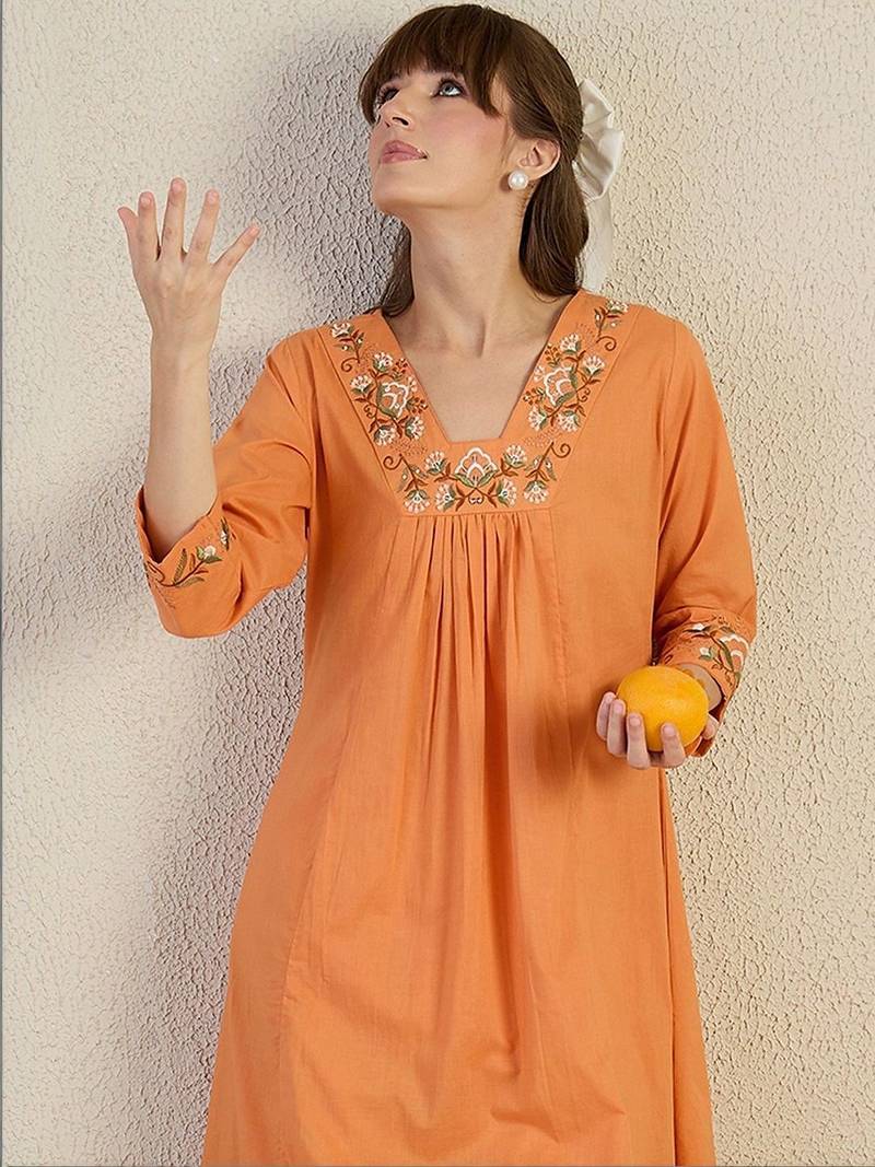 Women Ethnic Motifs Embroidered Panelled Thread Work Pure Cotton Kurta with Trousers