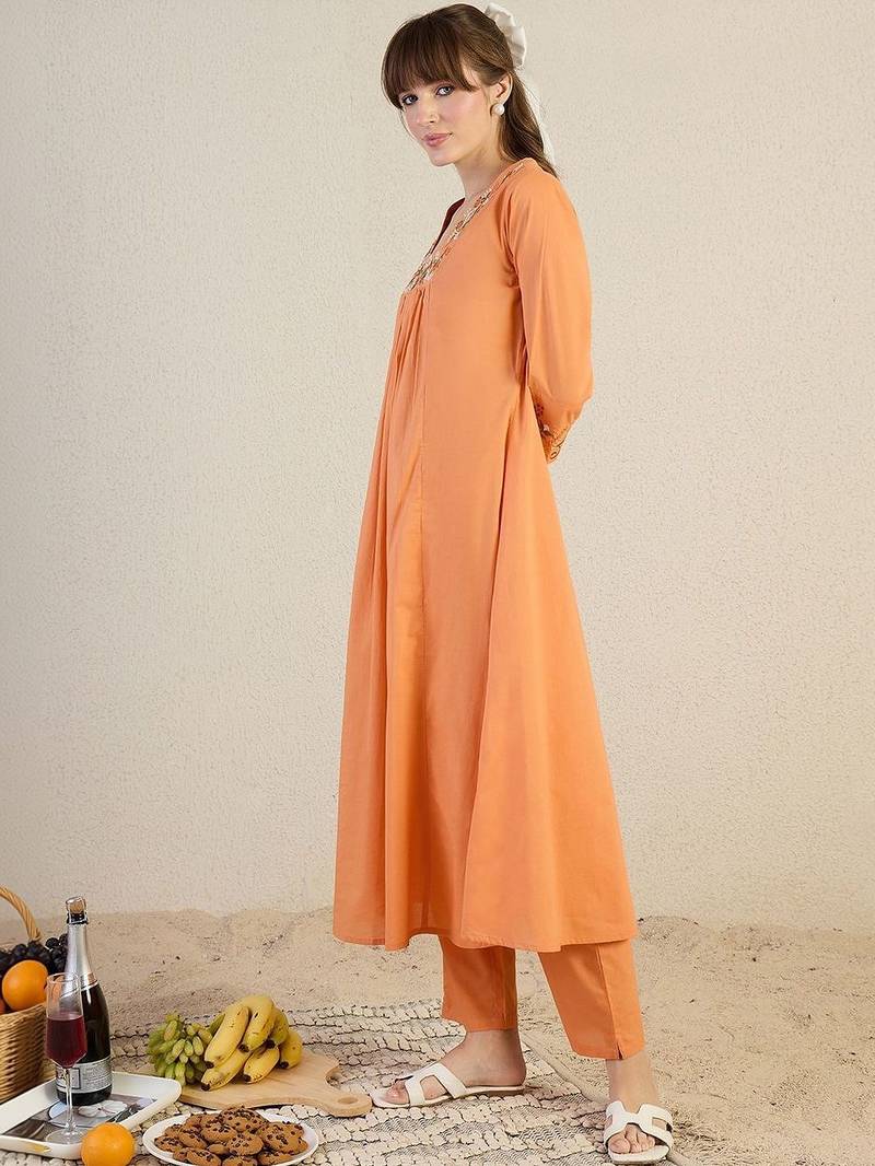 Women Ethnic Motifs Embroidered Panelled Thread Work Pure Cotton Kurta with Trousers