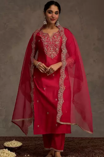 Women Ethnic Motifs Embroidered Regular Thread Work Liva Kurta with Trousers & With Dupatta