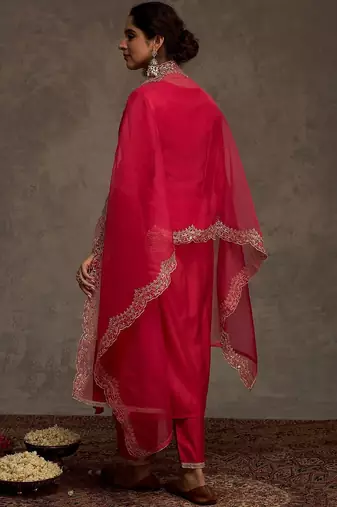 Women Ethnic Motifs Embroidered Regular Thread Work Liva Kurta with Trousers & With Dupatta