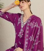 Women Floral Printed Regular Sequinned Cotton Kurta with Trousers & Dupatta