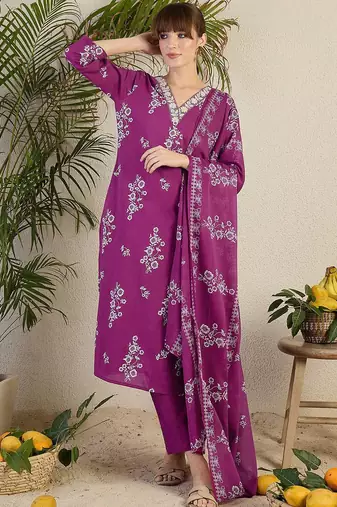 Women Floral Printed Regular Sequinned Cotton Kurta with Trousers & Dupatta