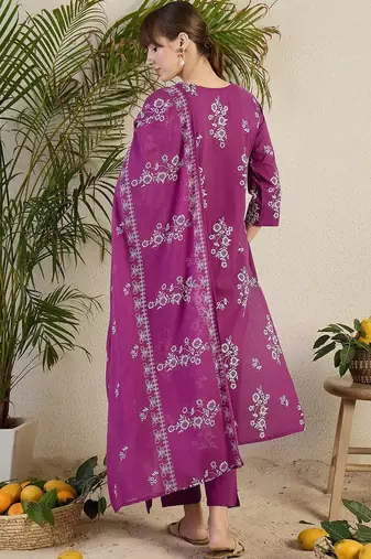Women Floral Printed Regular Sequinned Cotton Kurta with Trousers & Dupatta