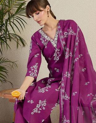 Women Floral Printed Regular Sequinned Cotton Kurta with Trousers & Dupatta 6