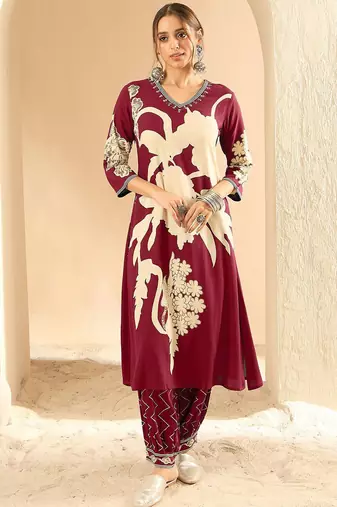 Women Floral Printed Regular Sequinned Kurta with Salwar