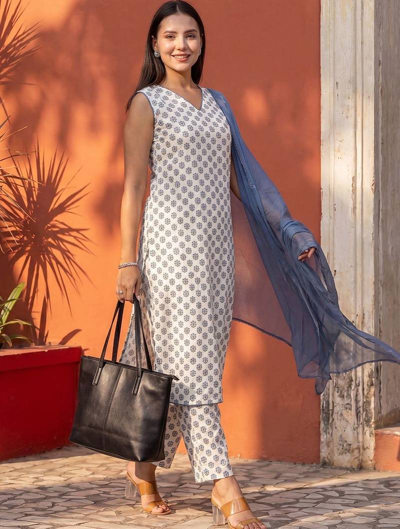 Women Ethnic Motifs Printed Regular Pure Cotton Kurta with Trousers & With Dupatta
