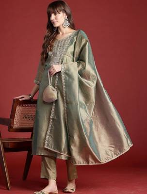 Women Ethnic Motifs Embroidered Regular Thread Work Liva Kurta with Trousers & With Dupatta 3