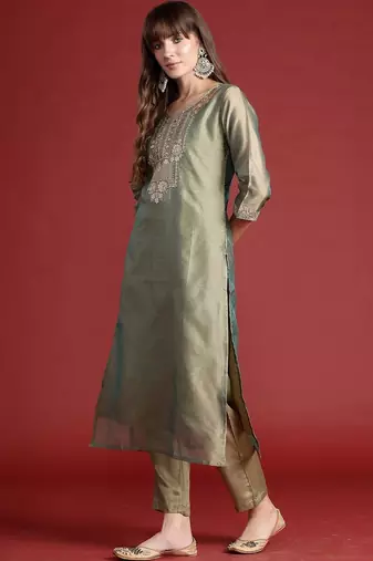 Women Ethnic Motifs Embroidered Regular Thread Work Liva Kurta with Trousers & With Dupatta