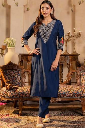 Women Ethnic Motifs Embroidered Regular Thread Work Kurta with Trousers