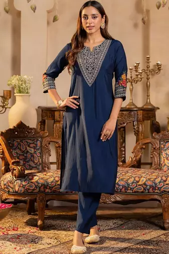 Women Ethnic Motifs Embroidered Regular Thread Work Kurta with Trousers