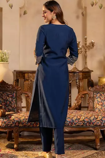 Women Ethnic Motifs Embroidered Regular Thread Work Kurta with Trousers