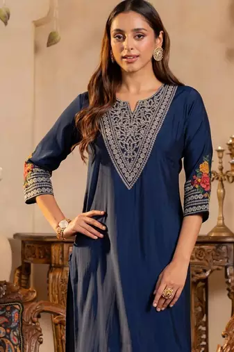 Women Ethnic Motifs Embroidered Regular Thread Work Kurta with Trousers