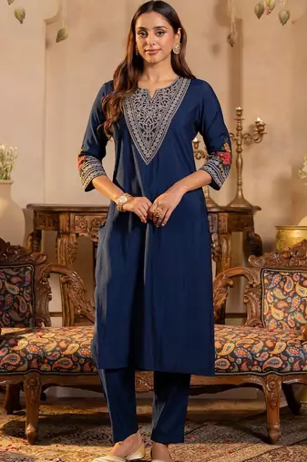 Women Ethnic Motifs Embroidered Regular Thread Work Kurta with Trousers