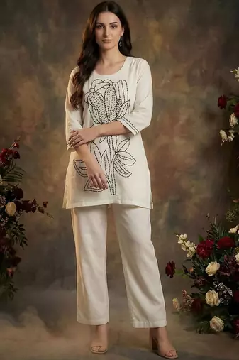 Women Ethnic Motifs Embroidered Regular Thread Work Pure Cotton Kurta with Trousers