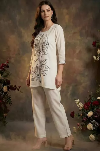 Women Ethnic Motifs Embroidered Regular Thread Work Pure Cotton Kurta with Trousers