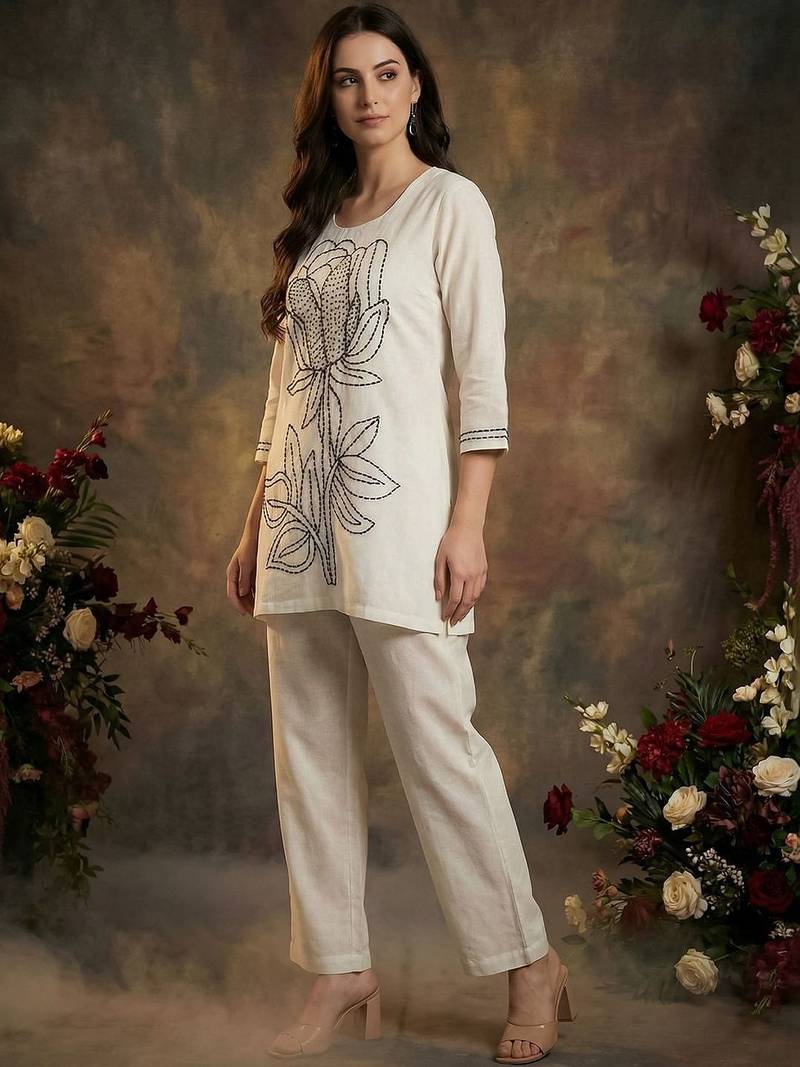 Women Ethnic Motifs Embroidered Regular Thread Work Pure Cotton Kurta with Trousers