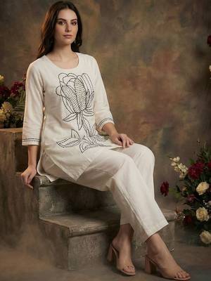 Women Ethnic Motifs Embroidered Regular Thread Work Pure Cotton Kurta with Trousers 4
