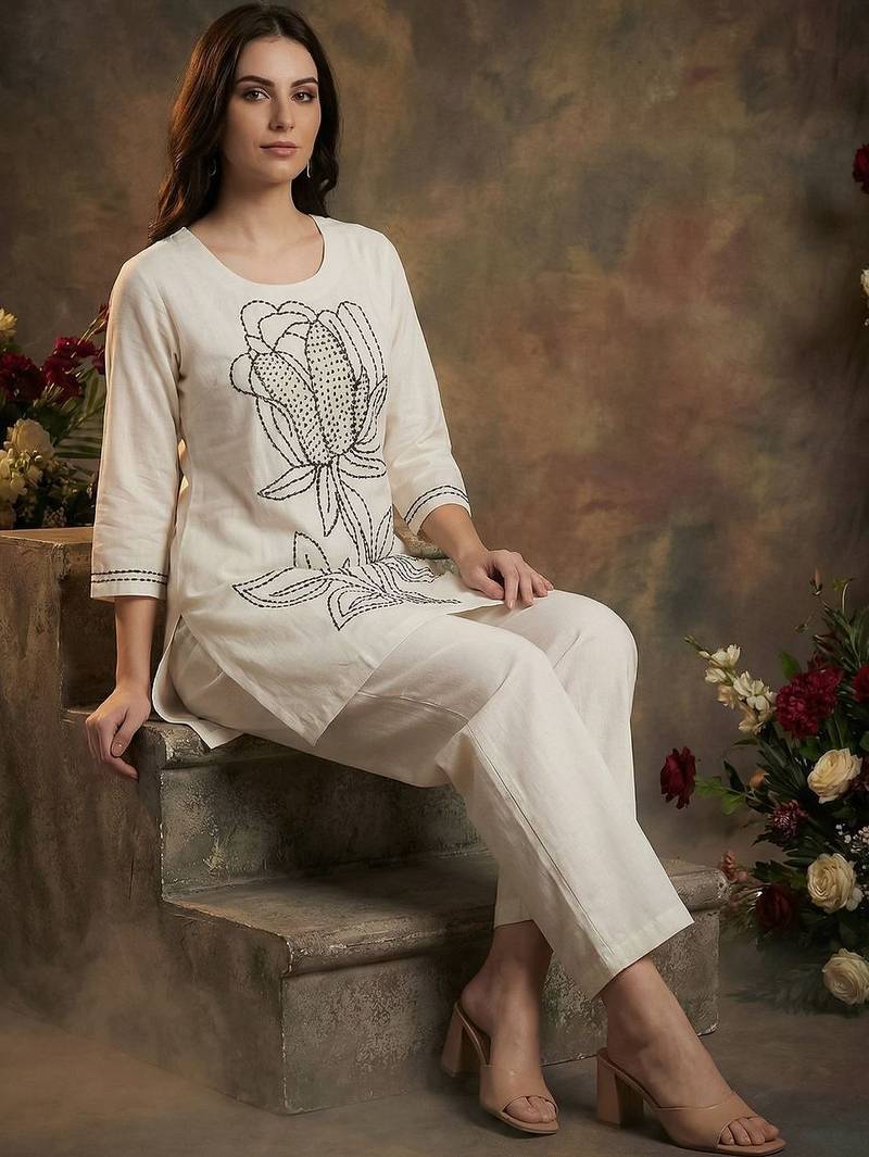 Women Ethnic Motifs Embroidered Regular Thread Work Pure Cotton Kurta with Trousers