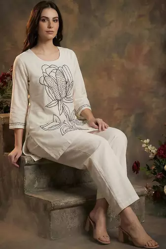 Women Floral Embroidered Regular Thread Work Pure Cotton Kurta with Trousers