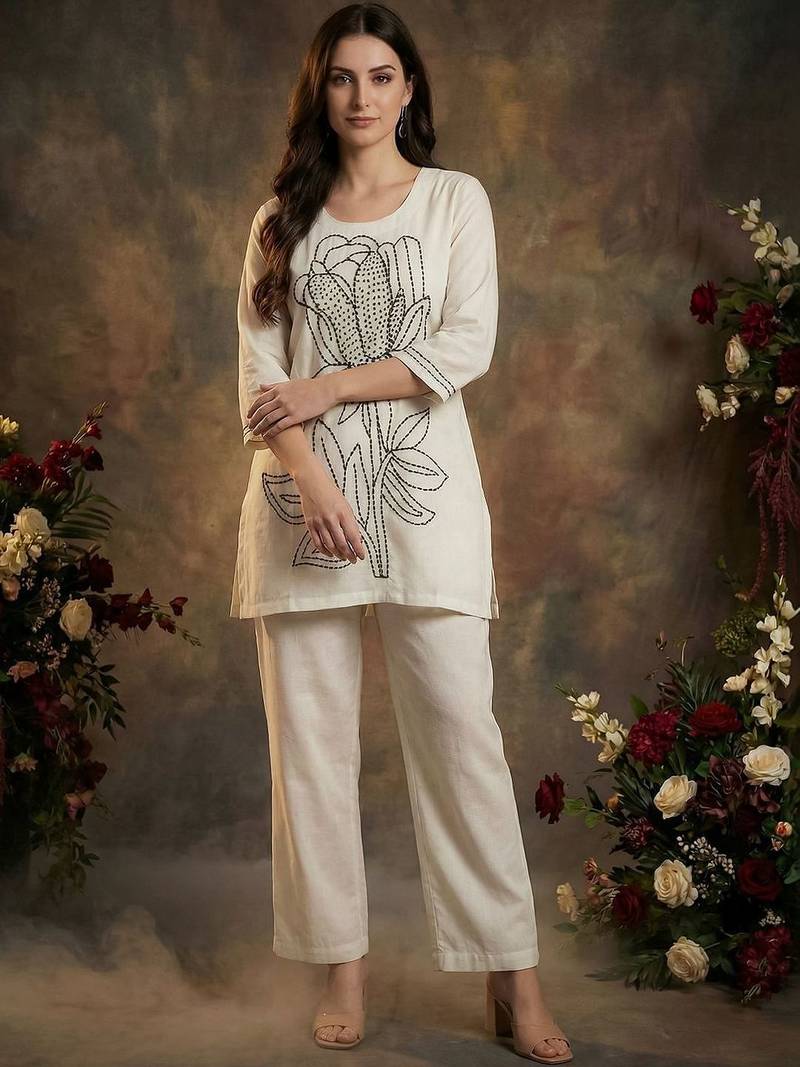 Women Floral Embroidered Regular Thread Work Pure Cotton Kurta with Trousers