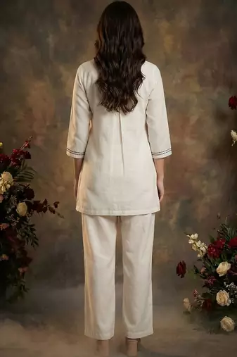 Women Floral Embroidered Regular Thread Work Pure Cotton Kurta with Trousers