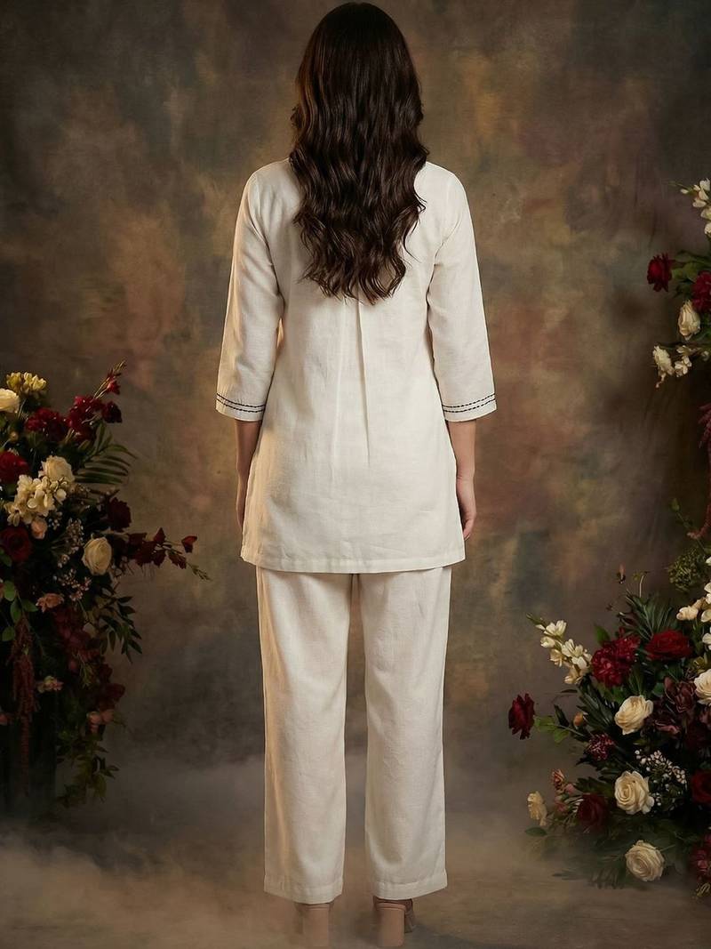 Women Floral Embroidered Regular Thread Work Pure Cotton Kurta with Trousers