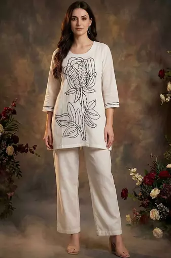 Women Floral Embroidered Regular Thread Work Pure Cotton Kurta with Trousers
