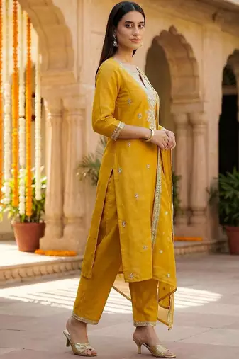 Women Ethnic Motifs Embroidered Regular Thread Work Kurta with Trousers & With Dupatta