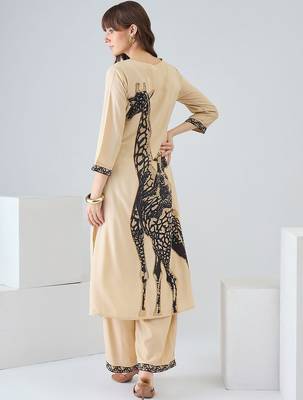 Women Animal Printed Regular Kurta with Trousers 5