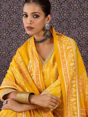 Women Ethnic Motifs Printed Regular Chanderi Silk Kurta with Trousers & With Dupatta 3
