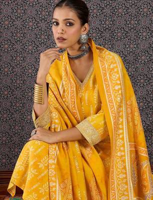 Women Ethnic Motifs Printed Regular Chanderi Silk Kurta with Trousers & With Dupatta 7
