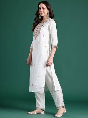 Floral Embroidered Thread Work Kurta With Trousers & Dupatta 6