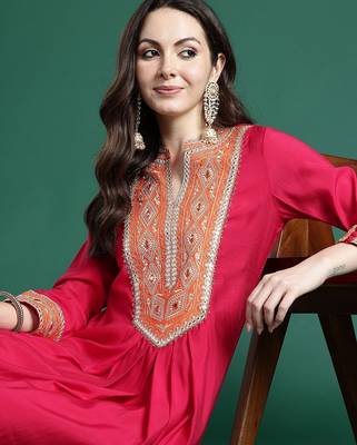 Ethnic Motifs Embroidered Kurta with Trousers 1